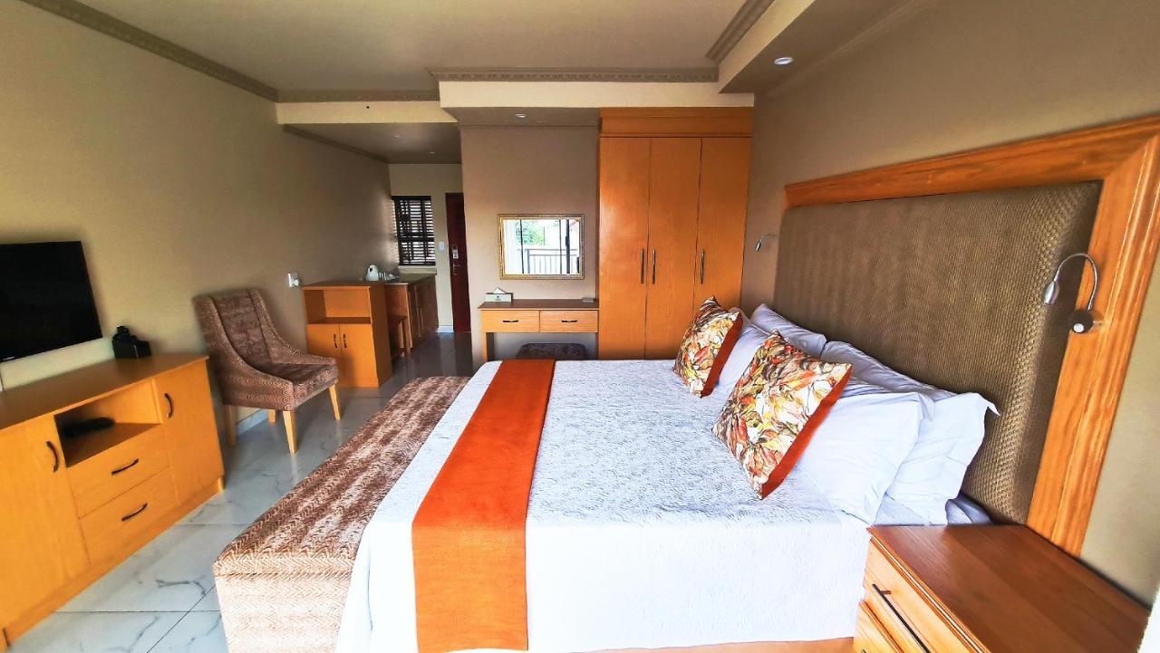 רסטנבורג Lilypark Lodge מראה חיצוני תמונה