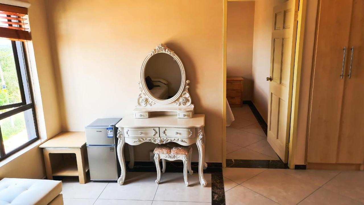 רסטנבורג Lilypark Lodge מראה חיצוני תמונה