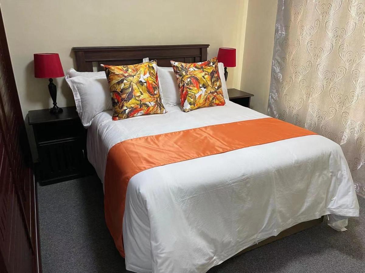 רסטנבורג Lilypark Lodge מראה חיצוני תמונה