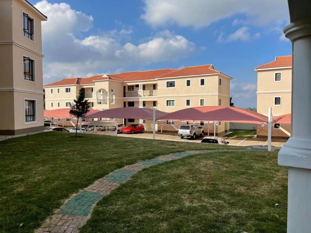 רסטנבורג Lilypark Lodge מראה חיצוני תמונה