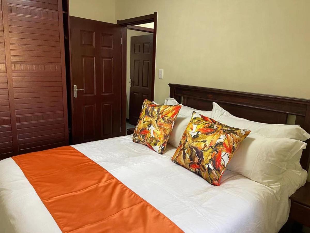 רסטנבורג Lilypark Lodge מראה חיצוני תמונה