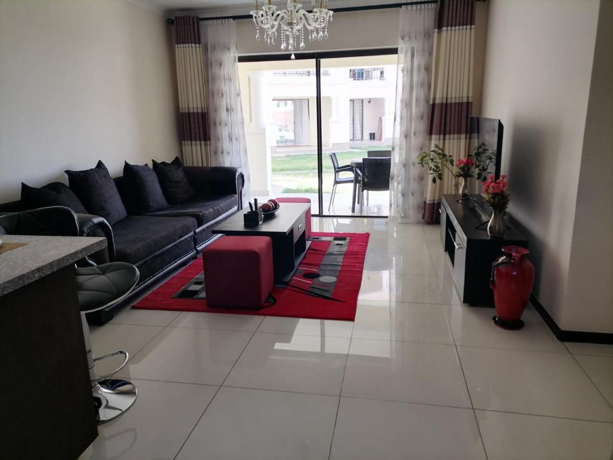רסטנבורג Lilypark Lodge מראה חיצוני תמונה