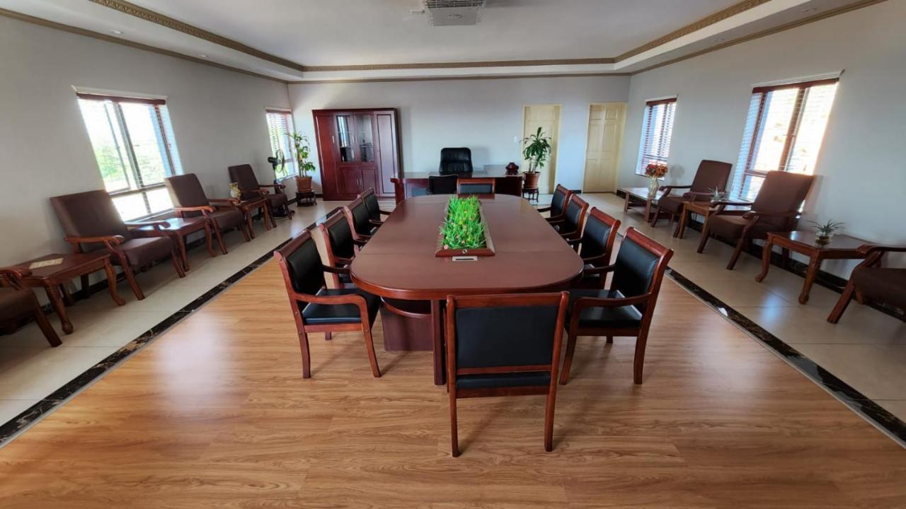 רסטנבורג Lilypark Lodge מראה חיצוני תמונה