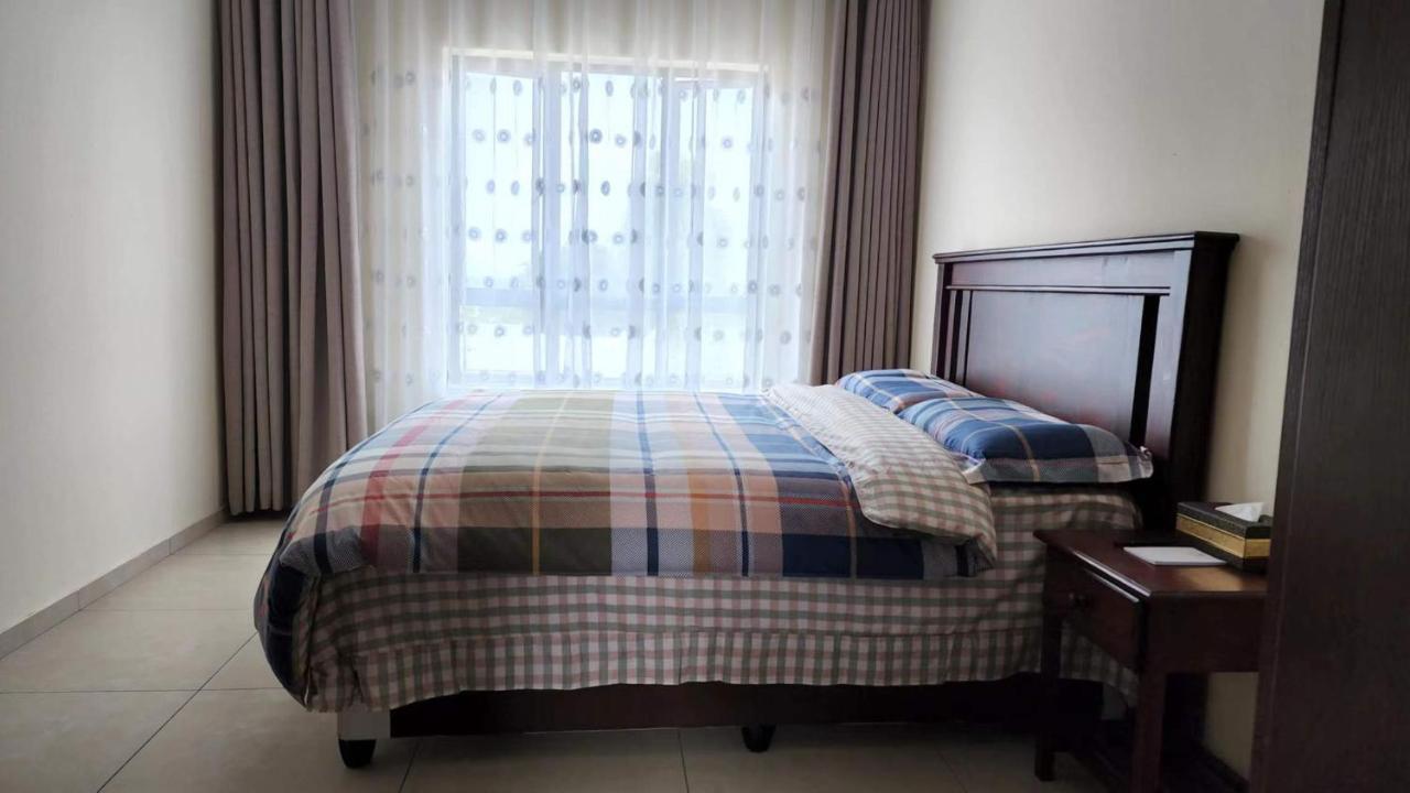 רסטנבורג Lilypark Lodge מראה חיצוני תמונה