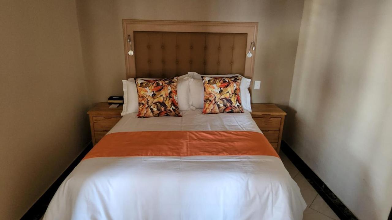 רסטנבורג Lilypark Lodge מראה חיצוני תמונה