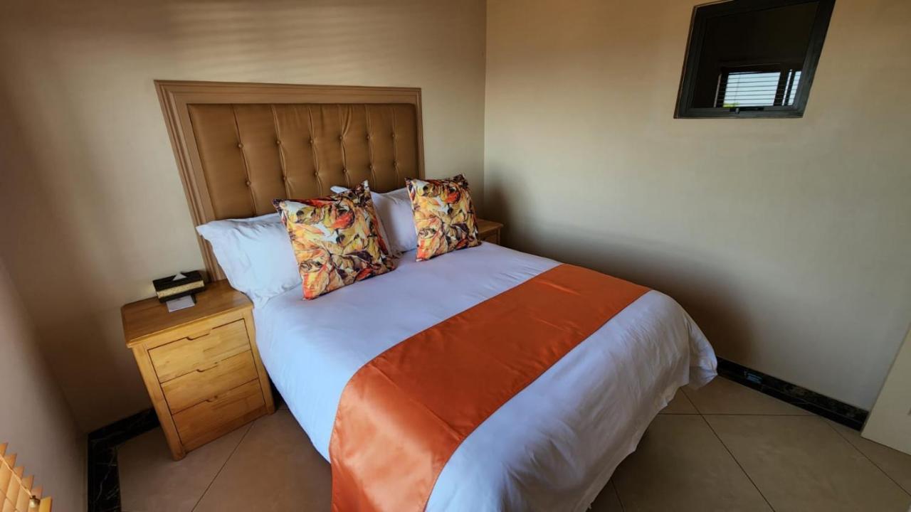 רסטנבורג Lilypark Lodge מראה חיצוני תמונה