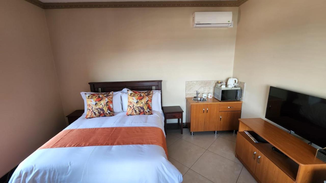 רסטנבורג Lilypark Lodge מראה חיצוני תמונה