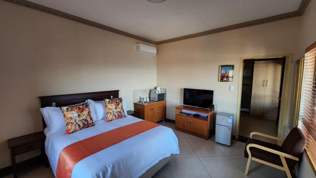 רסטנבורג Lilypark Lodge מראה חיצוני תמונה