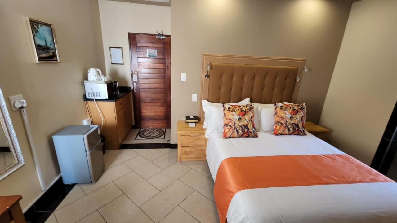 רסטנבורג Lilypark Lodge מראה חיצוני תמונה