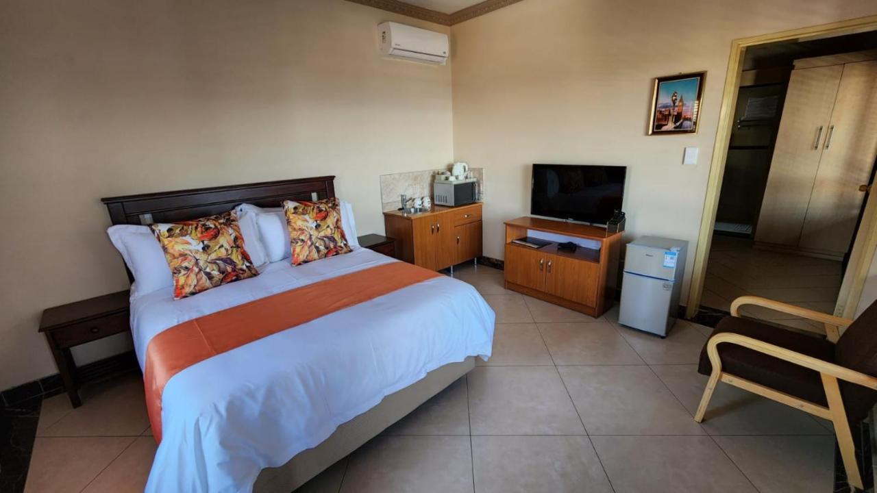 רסטנבורג Lilypark Lodge מראה חיצוני תמונה