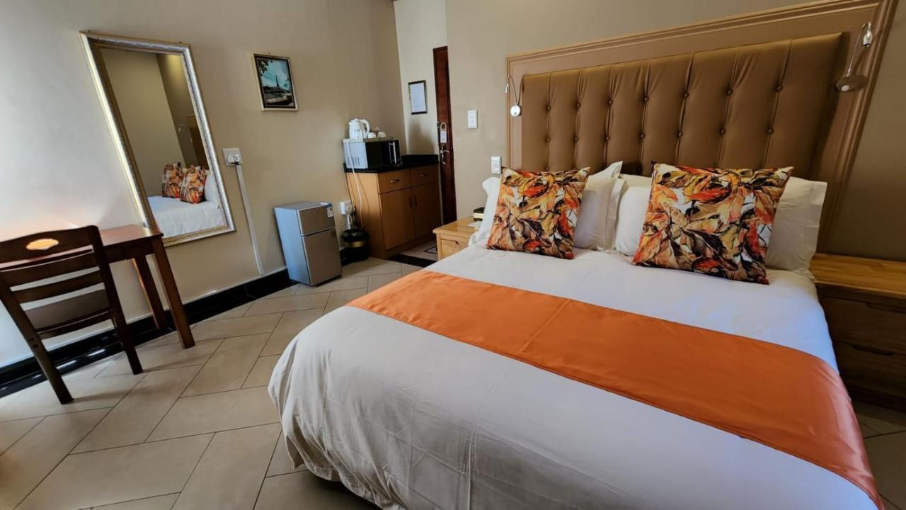 רסטנבורג Lilypark Lodge מראה חיצוני תמונה